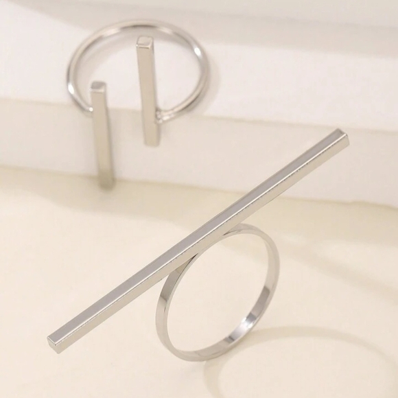 "Compliment Getter" Elegant Silver Bar Ring Set - Picture 3 of 5